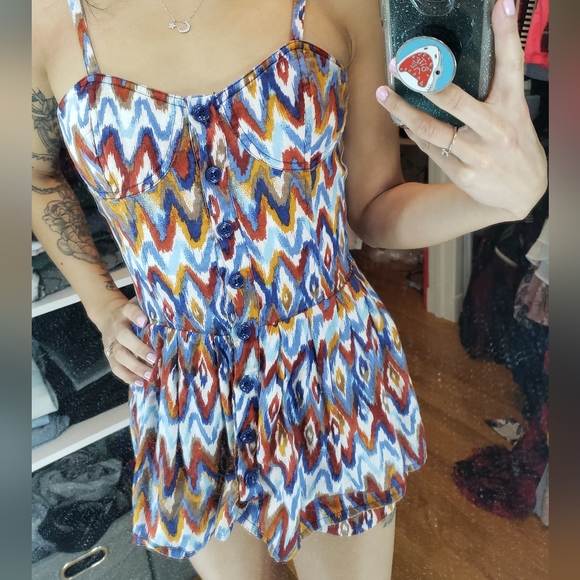 Cute patterned romper - Picture 2 of 3